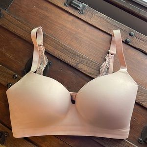 Soma Enbliss Luxe Wireless Lace J hook bra